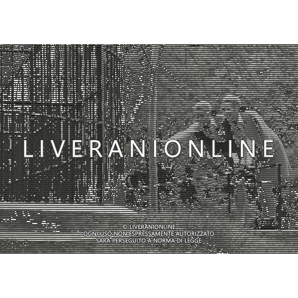 NEG-RETROSPETTIVA ELLEN E ALICE KESSLER BALLERINE NELLA FOTO ELLEN KESSLER E ALICE KESSLER NELL\'ANNO 1969 A ROMA AG ALDO LIVERANI SAS    