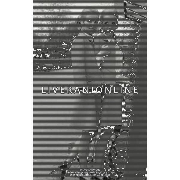 NEG-RETROSPETTIVA ELLEN E ALICE KESSLER BALLERINE NELLA FOTO ELLEN KESSLER E ALICE KESSLER NELL\'ANNO 1969 A ROMA AG ALDO LIVERANI SAS  