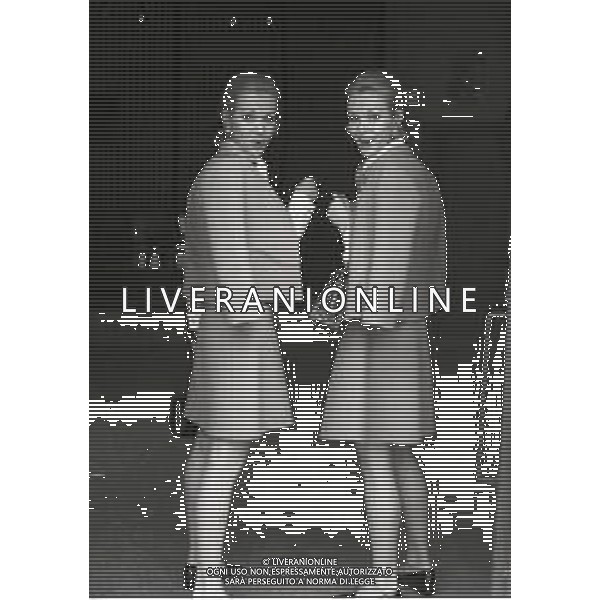 NEG-RETROSPETTIVA ELLEN E ALICE KESSLER BALLERINE NELLA FOTO ELLEN KESSLER E ALICE KESSLER NELL\'ANNO 1969 A ROMA AG ALDO LIVERANI SAS  