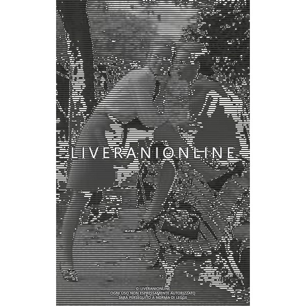 NEG-RETROSPETTIVA ELLEN E ALICE KESSLER BALLERINE NELLA FOTO ELLEN KESSLER E ALICE KESSLER NELL\'ANNO 1969 A ROMA AG ALDO LIVERANI SAS  