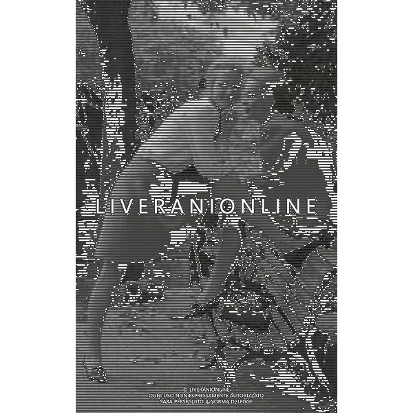 NEG-RETROSPETTIVA ELLEN E ALICE KESSLER BALLERINE NELLA FOTO ELLEN KESSLER E ALICE KESSLER NELL\'ANNO 1969 A ROMA AG ALDO LIVERANI SAS  