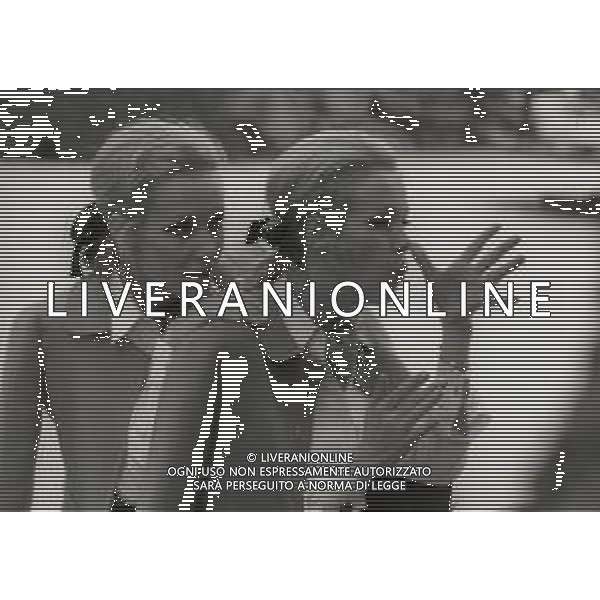 NEG-RETROSPETTIVA ELLEN E ALICE KESSLER BALLERINE NELLA FOTO ELLEN KESSLER E ALICE KESSLER NELL\'ANNO 1969 A ROMA AG ALDO LIVERANI SAS  