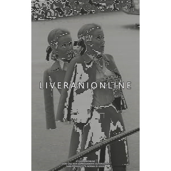 NEG-RETROSPETTIVA ELLEN E ALICE KESSLER BALLERINE NELLA FOTO ELLEN KESSLER E ALICE KESSLER NELL\'ANNO 1969 A ROMA AG ALDO LIVERANI SAS   