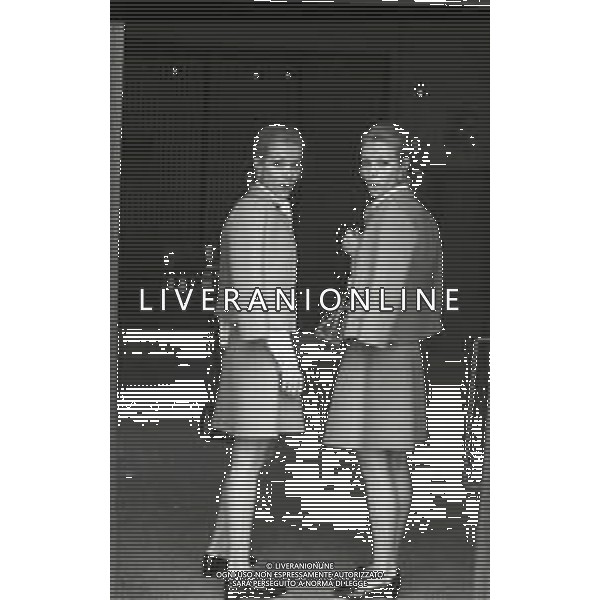 NEG-RETROSPETTIVA ELLEN E ALICE KESSLER BALLERINE NELLA FOTO ELLEN KESSLER E ALICE KESSLER NELL\'ANNO 1969 A ROMA AG ALDO LIVERANI SAS  