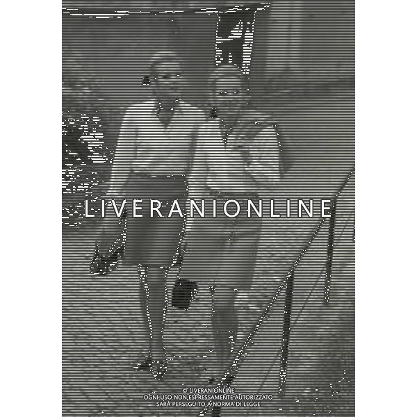 NEG-RETROSPETTIVA ELLEN E ALICE KESSLER BALLERINE NELLA FOTO ELLEN KESSLER E ALICE KESSLER NELL\'ANNO 1969 A ROMA AG ALDO LIVERANI SAS  