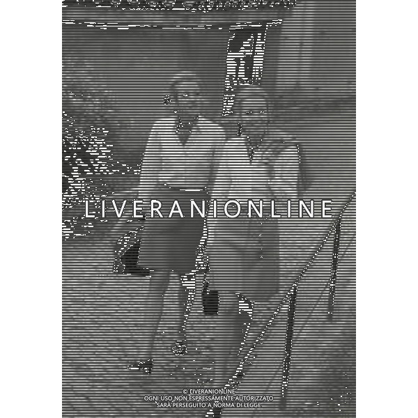 NEG-RETROSPETTIVA ELLEN E ALICE KESSLER BALLERINE NELLA FOTO ELLEN KESSLER E ALICE KESSLER NELL\'ANNO 1969 A ROMA AG ALDO LIVERANI SAS  