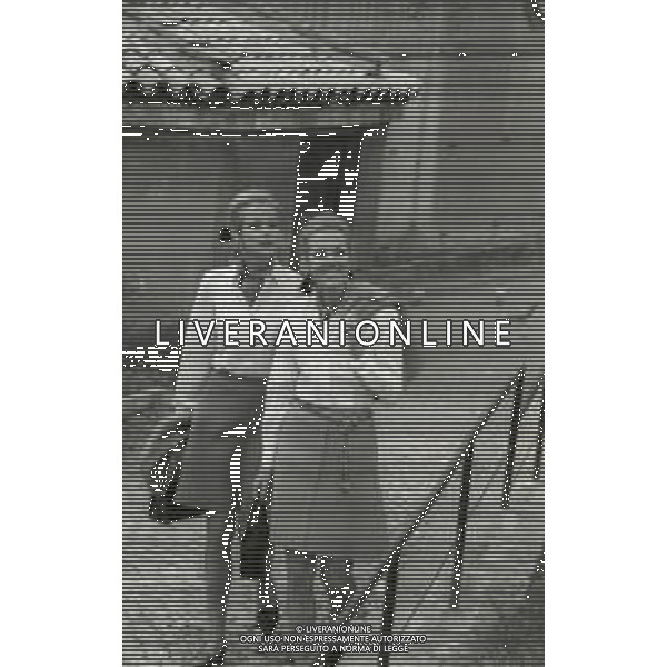 NEG-RETROSPETTIVA ELLEN E ALICE KESSLER BALLERINE NELLA FOTO ELLEN KESSLER E ALICE KESSLER NELL\'ANNO 1969 A ROMA AG ALDO LIVERANI SAS  