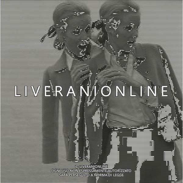 NEG-RETROSPETTIVA ELLEN E ALICE KESSLER BALLERINE NELLA FOTO ELLEN KESSLER E ALICE KESSLER NELL\'ANNO 1969 A ROMA AG ALDO LIVERANI SAS  