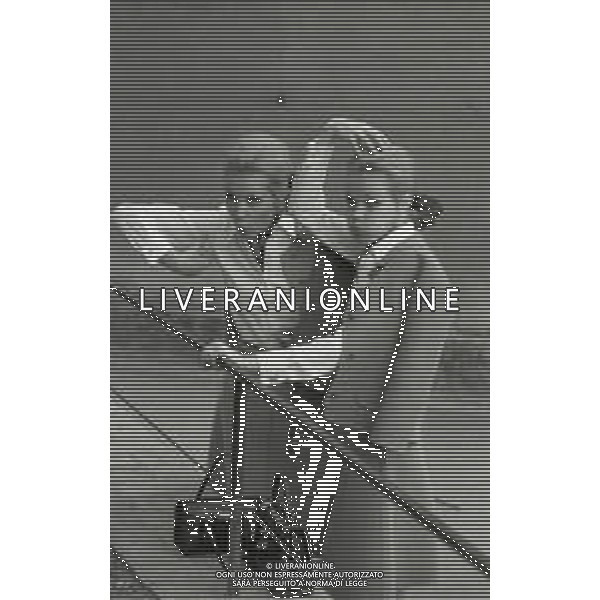 NEG-RETROSPETTIVA ELLEN E ALICE KESSLER BALLERINE NELLA FOTO ELLEN KESSLER E ALICE KESSLER NELL\'ANNO 1969 A ROMA AG ALDO LIVERANI SAS  