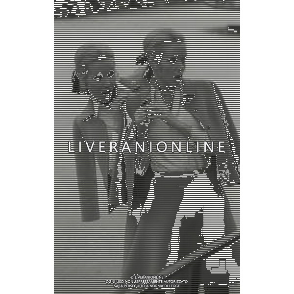 NEG-RETROSPETTIVA ELLEN E ALICE KESSLER BALLERINE NELLA FOTO ELLEN KESSLER E ALICE KESSLER NELL\'ANNO 1969 A ROMA AG ALDO LIVERANI SAS  