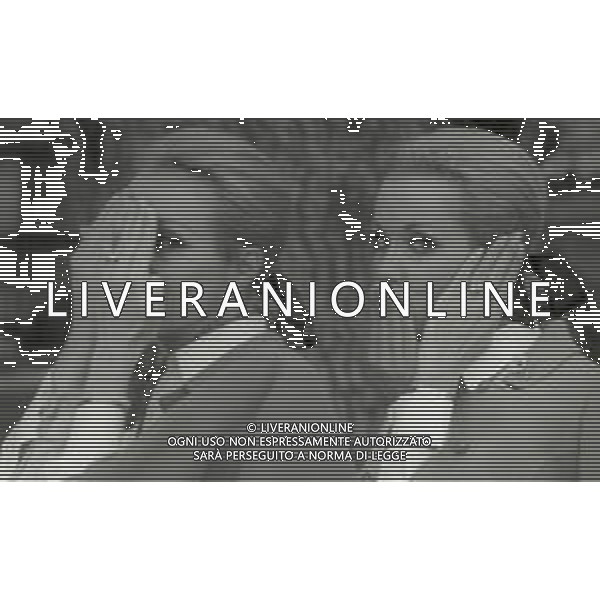 NEG-RETROSPETTIVA ELLEN E ALICE KESSLER BALLERINE NELLA FOTO ELLEN KESSLER E ALICE KESSLER NELL\'ANNO 1969 A ROMA AG ALDO LIVERANI SAS  