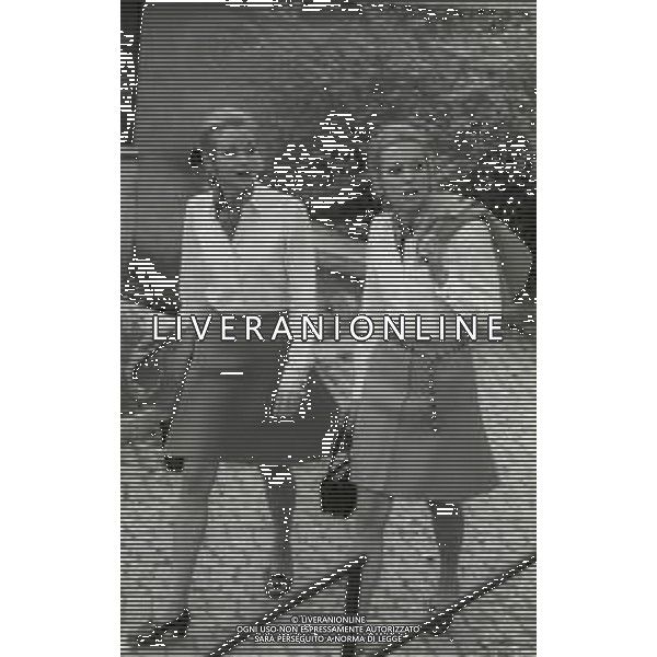 NEG-RETROSPETTIVA ELLEN E ALICE KESSLER BALLERINE NELLA FOTO ELLEN KESSLER E ALICE KESSLER NELL\'ANNO 1969 A ROMA AG ALDO LIVERANI SAS  