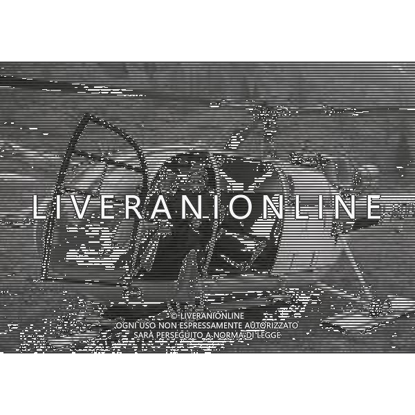 NEG-RETROSPETTIVA ELLEN E ALICE KESSLER E BALLERINE NELLA FOTO ALICE E ELLEN KESSLER IN VAL D\'AOSTA NELL\'ANNO 1972 AG ALDO LIVERANI SAS