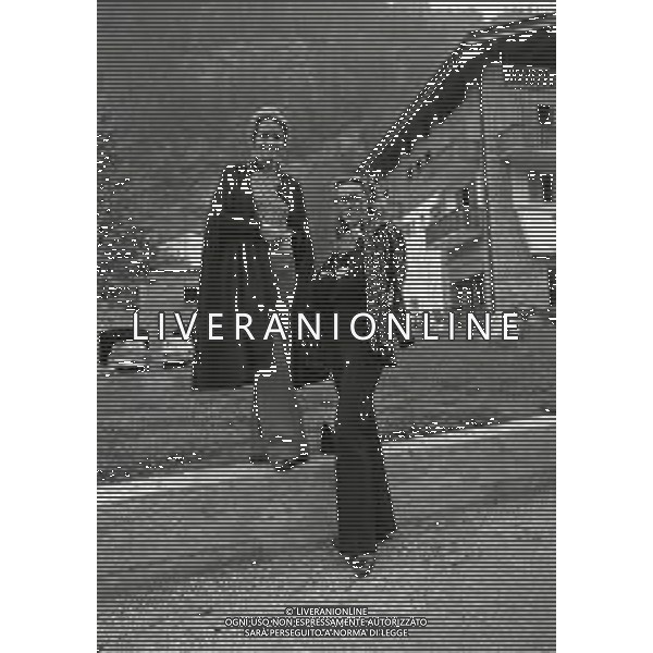 NEG-RETROSPETTIVA ELLEN E ALICE KESSLER E BALLERINE NELLA FOTO ALICE E ELLEN KESSLER IN VAL D\'AOSTA NELL\'ANNO 1972 AG ALDO LIVERANI SAS