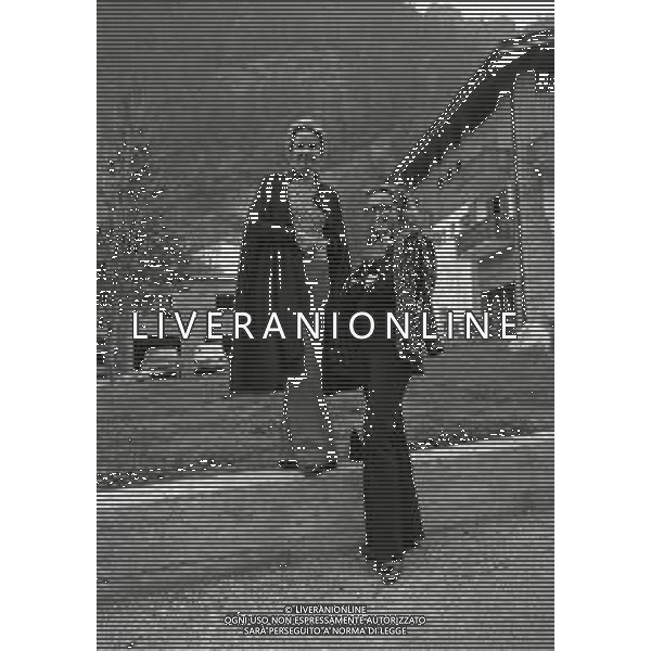 NEG-RETROSPETTIVA ELLEN E ALICE KESSLER E BALLERINE NELLA FOTO ALICE E ELLEN KESSLER IN VAL D\'AOSTA NELL\'ANNO 1972 AG ALDO LIVERANI SAS