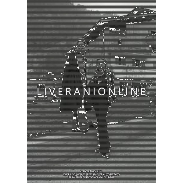 NEG-RETROSPETTIVA ELLEN E ALICE KESSLER E BALLERINE NELLA FOTO ALICE E ELLEN KESSLER IN VAL D\'AOSTA NELL\'ANNO 1972 AG ALDO LIVERANI SAS