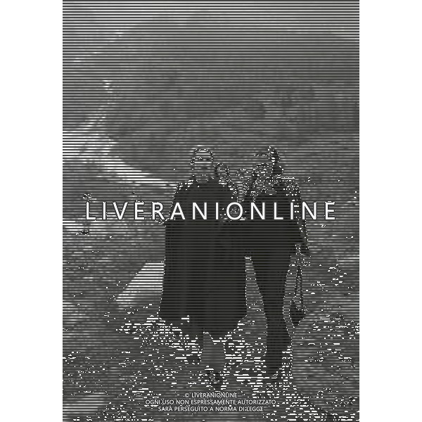 NEG-RETROSPETTIVA ELLEN E ALICE KESSLER E BALLERINE NELLA FOTO ALICE E ELLEN KESSLER IN VAL D\'AOSTA NELL\'ANNO 1972 AG ALDO LIVERANI SAS