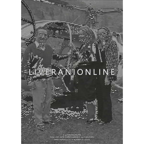 NEG-RETROSPETTIVA ELLEN E ALICE KESSLER E BALLERINE NELLA FOTO ALICE E ELLEN KESSLER IN VAL D\'AOSTA NELL\'ANNO 1972 AG ALDO LIVERANI SAS