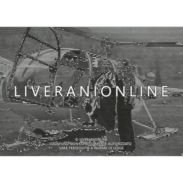 NEG-RETROSPETTIVA ELLEN E ALICE KESSLER E BALLERINE NELLA FOTO ALICE E ELLEN KESSLER IN VAL D\'AOSTA NELL\'ANNO 1972 AG ALDO LIVERANI SAS