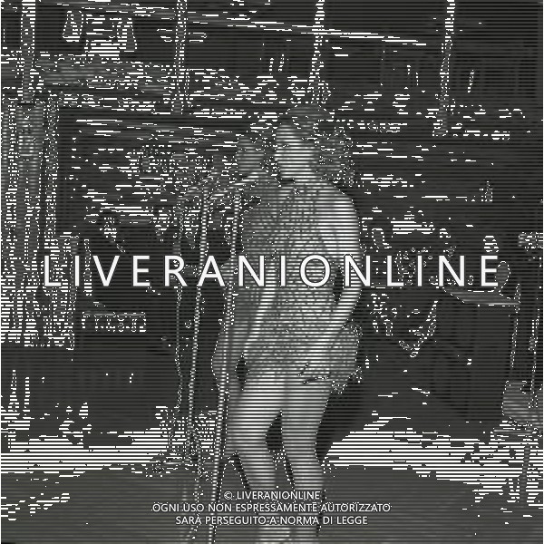 NEG-RETROSPETTIVA ELLEN E ALICE KESSLER E BALLERINE NELLA FOTO ALICE E ELLEN KESSLER IN VAL D\'AOSTA NELL\'ANNO 1972 AG ALDO LIVERANI SAS