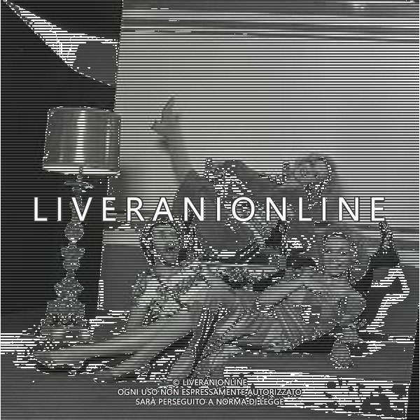 NEG-RETROSPETTIVA ELLEN E ALICE KESSLER BALLERINE NELLA FOTO ELLEN KESSLER E ALICE KESSLER NELL\'ANNO 1971 CON MASSIMINI SANDRO A MILANO AG ALDO LIVERANI SAS 