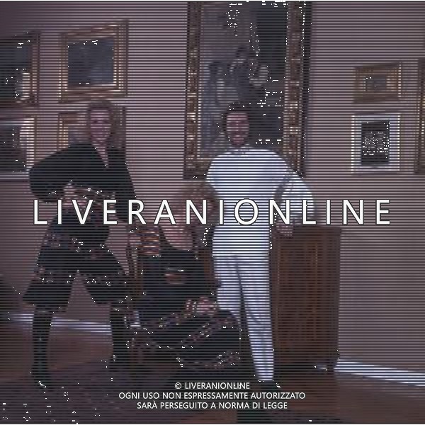 COL-RETROSPETTIVA ELLEN E ALICE KESSLER BALLERINE NELLA FOTO ELLEN KESSLER E ALICE KESSLER NELL\'ANNO 1971 CON MASSIMINI SANDRO A MILANO AG ALDO LIVERANI SAS