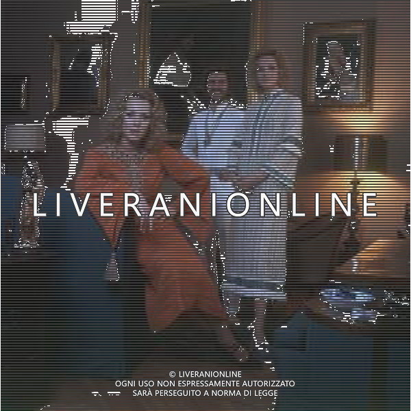 COL-RETROSPETTIVA ELLEN E ALICE KESSLER BALLERINE NELLA FOTO ELLEN KESSLER E ALICE KESSLER NELL\'ANNO 1971 CON MASSIMINI SANDRO A MILANO AG ALDO LIVERANI SAS