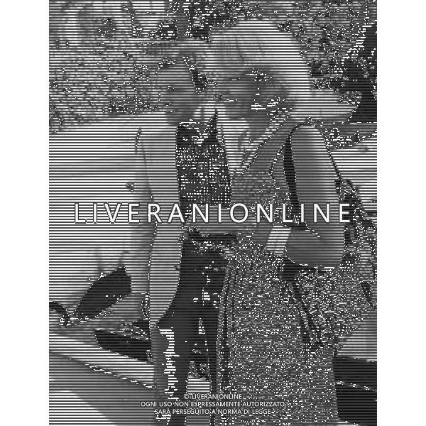 Le Gemelle Alice e Ellen Kessler, ballerine e cantanti tedesche - RETROSPETTIVA nella foto Ellen con Umberto Orsini a Venezia nell’anno 1980 ©ARCHIVIO / AGENZIA ALDO LIVERANI SAS