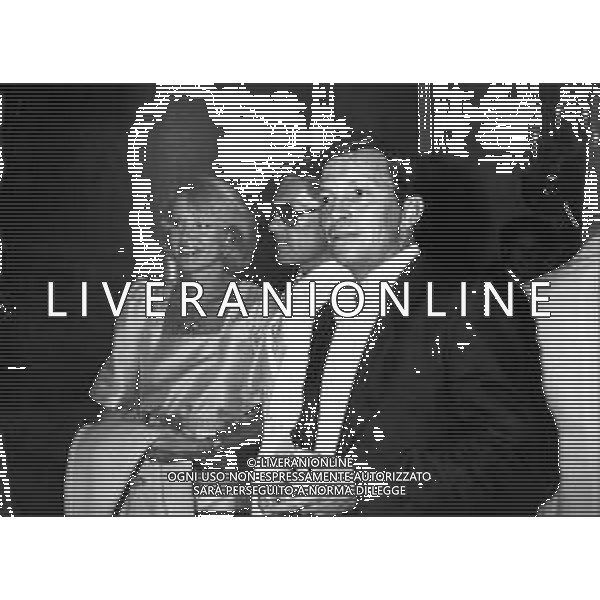 Le Gemelle Alice e Ellen Kessler, ballerine e cantanti tedesche - RETROSPETTIVA nella foto Ellen con Umberto Orsini e Helmut Berger a Venezia nell’anno 1980 ©ARCHIVIO / AGENZIA ALDO LIVERANI SAS