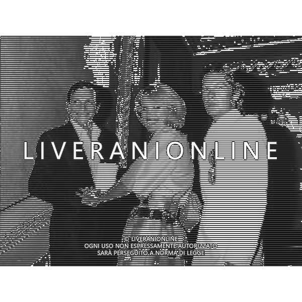 Le Gemelle Alice e Ellen Kessler, ballerine e cantanti tedesche - RETROSPETTIVA nella foto Ellen con Umberto Orsini e Helmut Berger a Venezia nell’anno 1980 ©ARCHIVIO / AGENZIA ALDO LIVERANI SAS