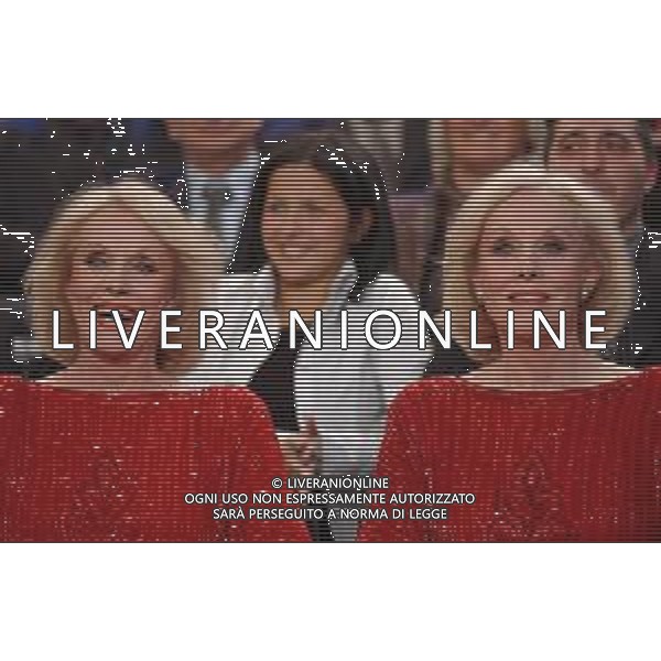 TORINO 24/2/2003 STUDI RAI DI VIA VERDI, 2 REGISTRAZIONE DELLA TRASMISSIONE: "PAOLO LIMITI SHOW" NELLA FOTO LE GEMELLE KESSLER FOTO MARIO ROMANO/AG. ALDO LIVERANI