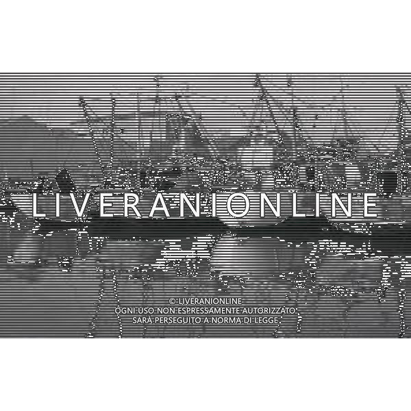 NEG MAZZARA DEL VALLO- I PESCHERECCI FERMI PER LA CRISI DELLA PESCA NELL\'ANNO 1982 AG ALDO LIVERANI SAS