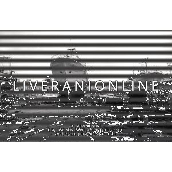 NEG MAZZARA DEL VALLO- I PESCHERECCI FERMI PER LA CRISI DELLA PESCA NELL\'ANNO 1982 AG ALDO LIVERANI SAS