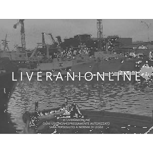 NEG MAZZARA DEL VALLO- I PESCHERECCI FERMI PER LA CRISI DELLA PESCA NELL\'ANNO 1982 AG ALDO LIVERANI SAS