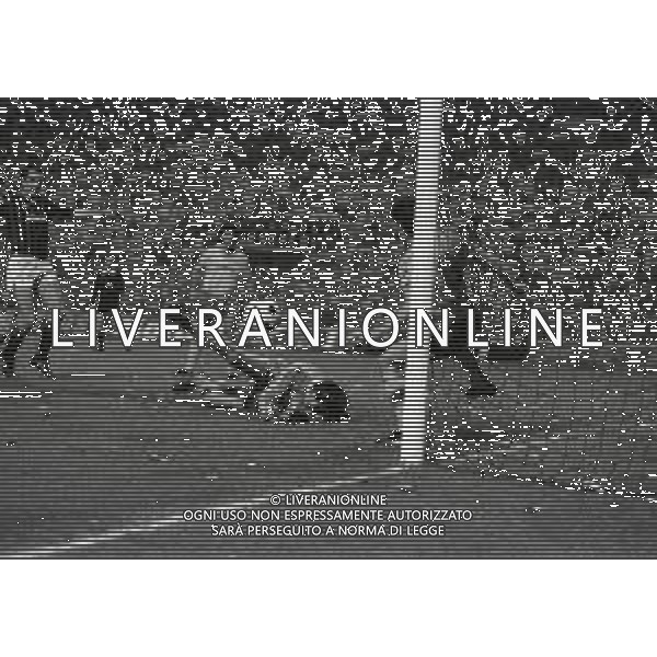 NEG-1982-1983 -MILANO COPPA ITALIA MILAN-VERONA 3-3 NELLA FOTO CLAUDIO GARELLA AG ALDO LIVERANI SAS