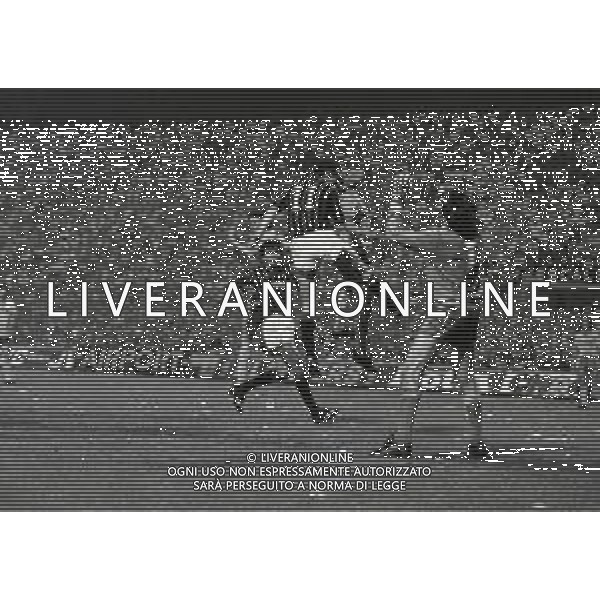 NEG-1982-1983 -MILANO COPPA ITALIA MILAN-VERONA 3-3 NELLA FOTO OSCAR DAMIANI E CLAUDIO GARELLA AG ALDO LIVERANI SAS