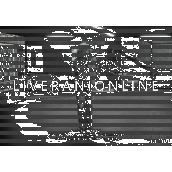 NEG-1983 MILANO SET DEL FILM IL RAS DEL QUARTIERE CON DIEGO ABATANTUONO NELLA FOTO DIEGO ABATANTUONO AG ALDO LIVERANI SAS