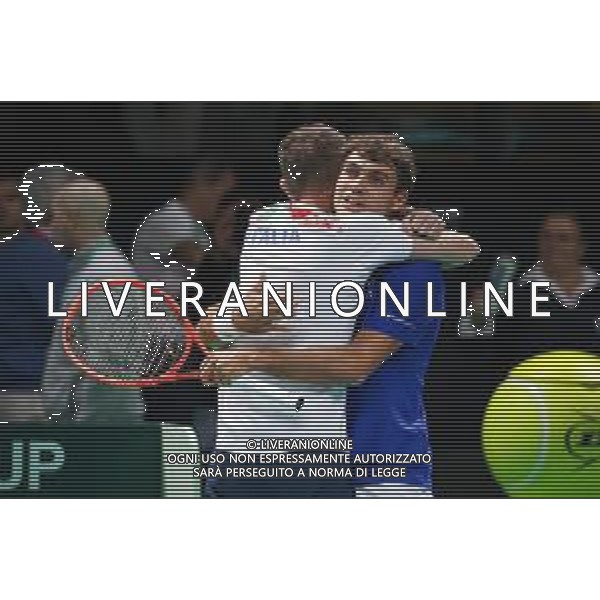 TVRCOR 19-11-2025 – 2025 Davis Cup Finals - Final Eight Bologna (BO) – SuperTennis Arena di BolognaFiere - Italia vs Austria nella foto abbraccio tra Filippo Volandri e Flavio Cobolli dopo la vittoria dell\'Italia FOTO ROBERTA CORRADIN-AG ALDO LIVERANI SAS