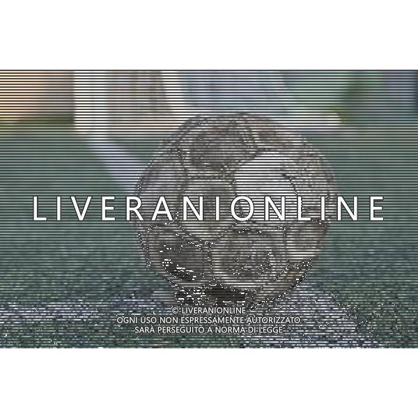 TVRG Pallone sgonfiato vecchio Milano 20-11-2025 Pallone sgonfiato, vecchio, calcio malato, sogni infranti rubati, violenza nel mondo del calcio foto Roberto Garavaglia/Agenzia Aldo Liverani sas