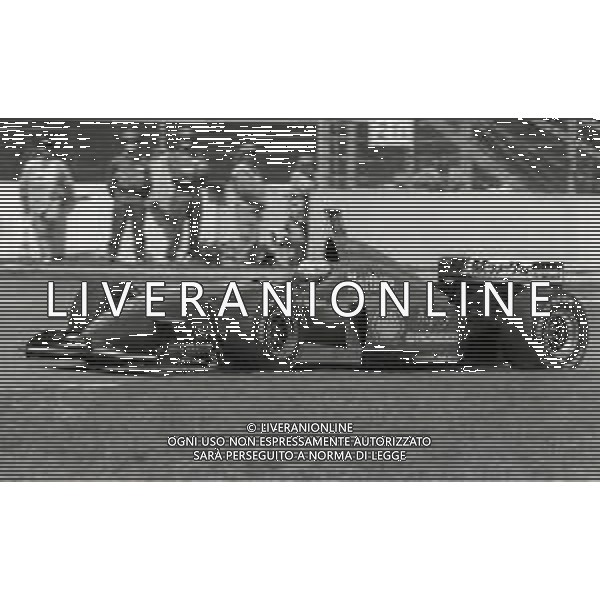 NEG-05-MAGGIO 1996 IMOLA-GRAN PREMIO DI SAN MARINO F1 NELLA FOTO EDDIE IRVINE AG ALDO LIVERANI SAS