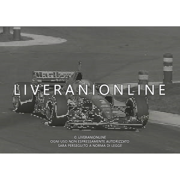 NEG-05-MAGGIO 1996 IMOLA-GRAN PREMIO DI SAN MARINO F1 NELLA FOTO EDDIE IRVINE AG ALDO LIVERANI SAS