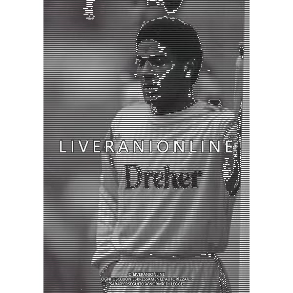 NEG-14-11-1990-MILANO-COPPA ITALIA MILAN -LECCE 3-0 NELLA FOTO MAZINHO AG ALDO LIVERANI SAS