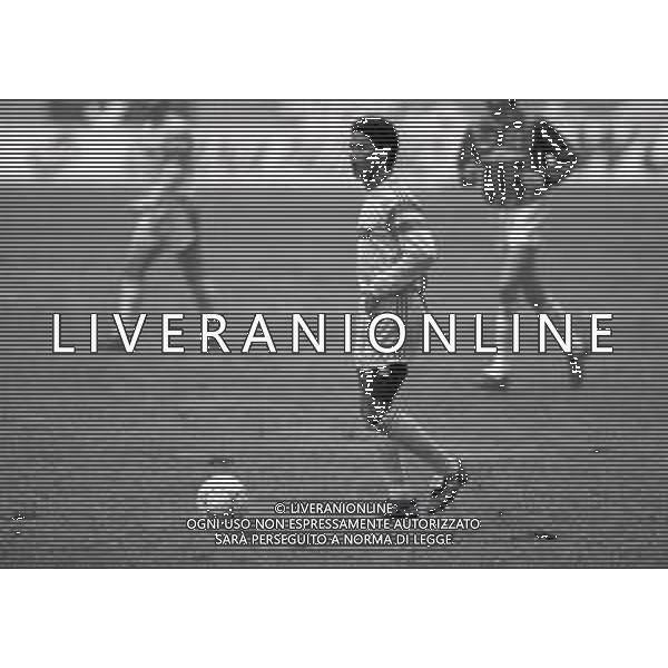 NEG-14-11-1990-MILANO-COPPA ITALIA MILAN -LECCE 3-0 NELLA FOTO MAZINHO AG ALDO LIVERANI SAS