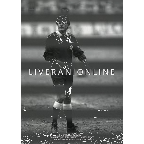 NEG-14-11-1990-MILANO-COPPA ITALIA MILAN -LECCE 3-0 NELLA FOTO ARBITRO PEZZELLA ARCANGELO AG ALDO LIVERANI SAS