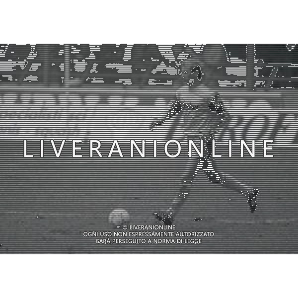 NEG-14-11-1990-MILANO-COPPA ITALIA MILAN -LECCE 3-0 NELLA FOTO PAOLO BENEDETTI AG ALDO LIVERANI SAS