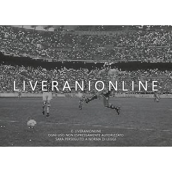 NEG-26-02-2995 MILANO-CAMPIONATO DI CALCIO SERIE A MILAN -CREMONESE 3-1 NELLA FOTO AZIONE ENRICO CHIESA AG ALDO LIVERANI SAS