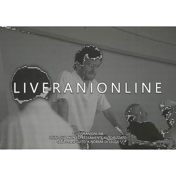 NEG-28-05-1995 MILANO-CAMPIONATO DI CALCIO SERIE A MILAN-BARI 0-1 NELLA FOTO DEJAN SAVICEVIC IN TRIBUNA AG ALDO LIVERANI SAS