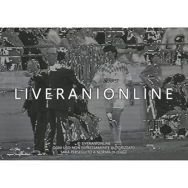 NEG-28-05-1995 MILANO-CAMPIONATO DI CALCIO SERIE A MILAN-BARI 0-1 NELLA FOTO SANDRO TOVALIERI CON GIUSEPPA MATERAZZI AG ALDO LIVERANI SAS