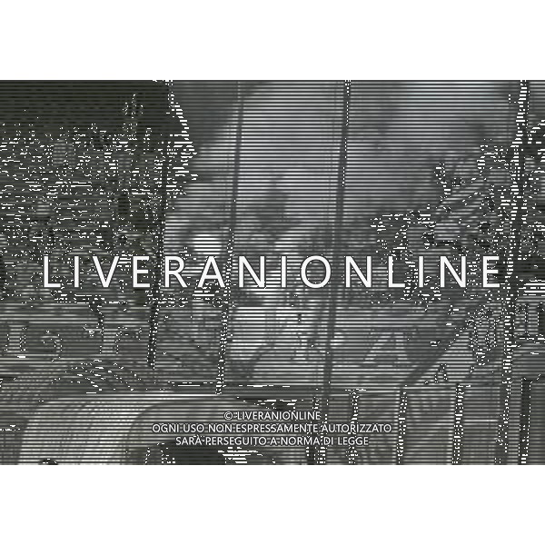 NEG-28-05-1995 MILANO-CAMPIONATO DI CALCIO SERIE A MILAN-BARI 0-1 NELLA FOTO TIFOSI BARI CALCIO AG ALDO LIVERANI SAS