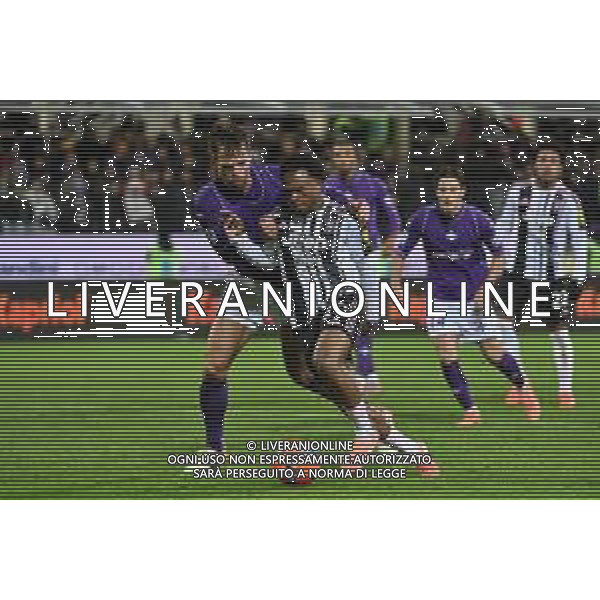 TVRG Fiorentina vs Juventus nella foto Marin Pongracic (Fiorentina) e Lois Openda (Juventus) Firenze 22-11-2025 Stadio Artemio Franchi Fiorentina vs Juventus Campionato Serie A Enilive - 12a giornata foto Roberto Garavaglia/Agenzia Aldo Liverani sas